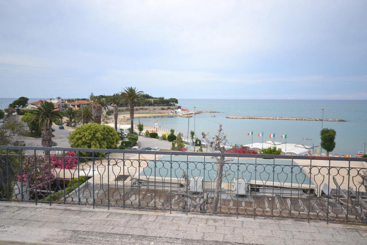 Golden Bay Bed and Breakfast Trani Buitenkant foto